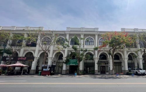 ផ្ទះអាជីវកម្មសម្រាប់លក់- បុរីប៉េង ហួតបឹងស្នោ | Borey Peng Huoth Beong Snor.