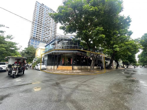 ហាងកែងជាន់ផ្ទាល់ដី សម្រាប់ជួល | CORNER SHOP FOR RENT