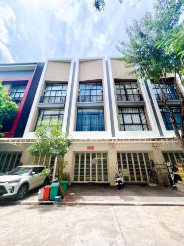 ផ្ទះអជីវកម្មសម្រាប់ជួល / Shop house ប៉េងហួតបឹងស្នោ គម្រោង Polaris