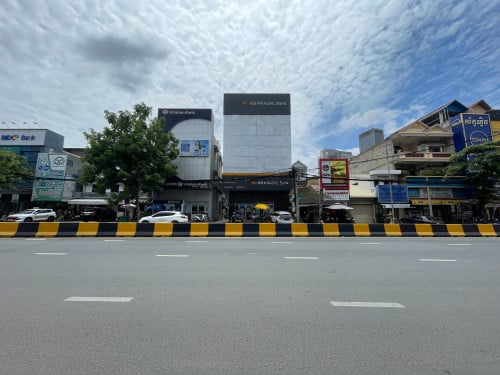 Commercial Shophouse for Sale Along Main Road 289