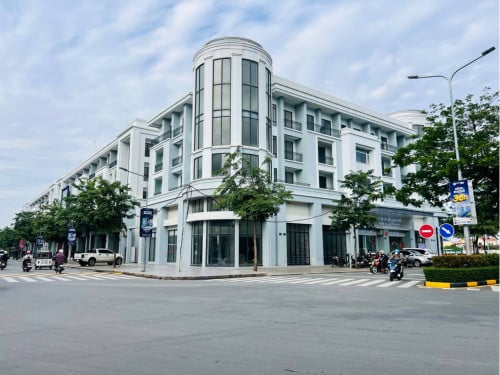 អគារកែងសម្រាប់ជួល-បុរីជីបម៉ុងលែន271