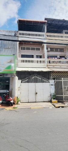 ផ្ទះល្វែងសម្រាប់ជួលនៅសន្ធរមុខ | Flat for rent at Santhoumuk