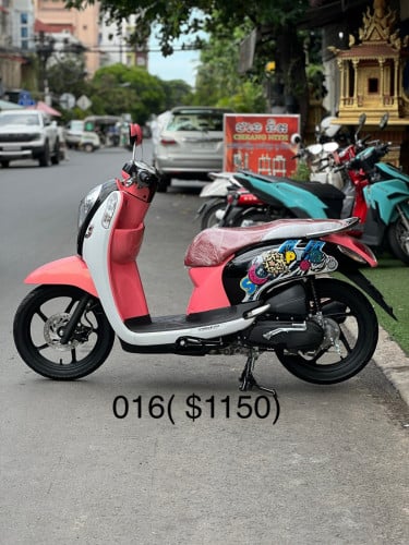 Honda Scoopy 016