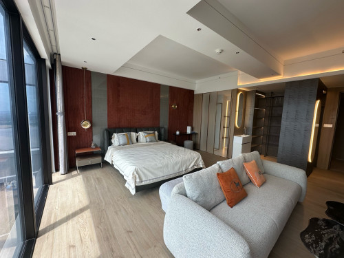 Vue Aston - Studio Exclusive