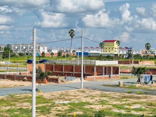 ដីឡូត៍​លក់បន្ទាន់​