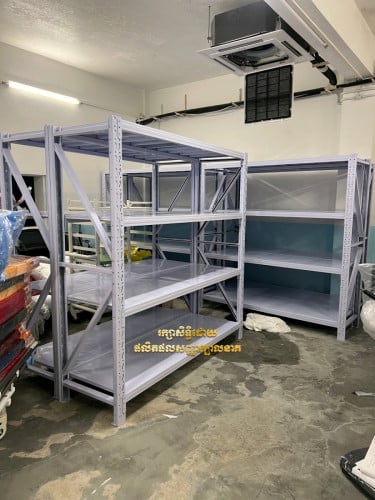 ធ្នើឃ្លាំង