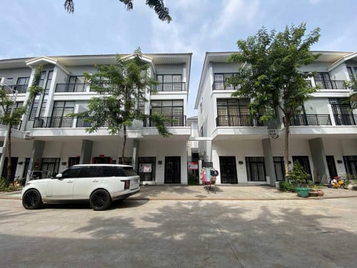 វីឡាកូនកាត់ LV លក់បន្ទាន់ខ្លាំងមានតែមួយ