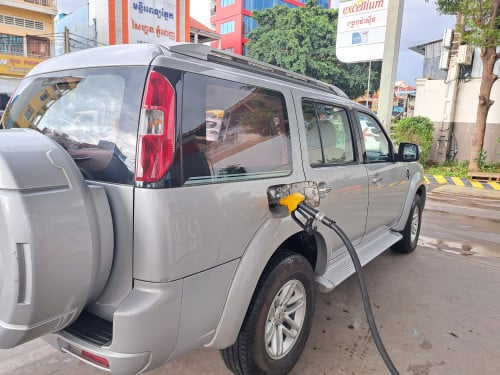 Ford Everest 012 លេខអូតូកាប់ពីតាស់