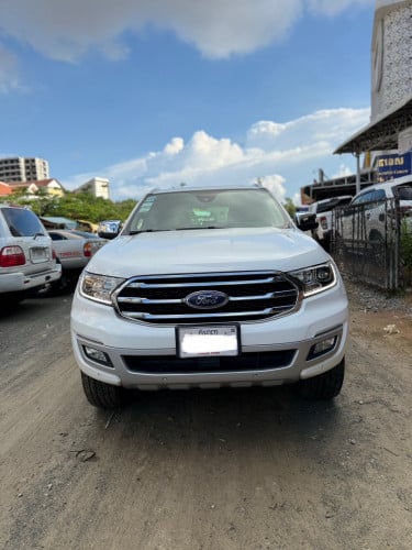 Ford Everest2020 full option Titaniunm​ ទឹកថ្នាំសុីនមួយជុំ​ ម្ចាស់​ដើម​ទីមួយប្រេីបាន3មុឺនគីឡូជាង 2BJ