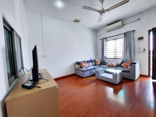 Spacious 1 bedroom apartment for rent in Daun Penh