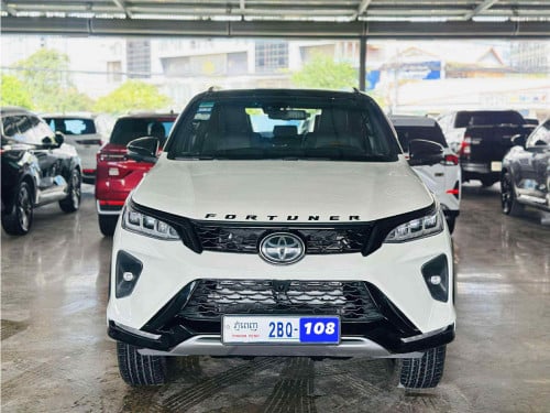 Toyota Fortuner 2021Full option Legender ចូលតាមក្រុមហ៊ុន Toyota ថ្នាំសុីន100%