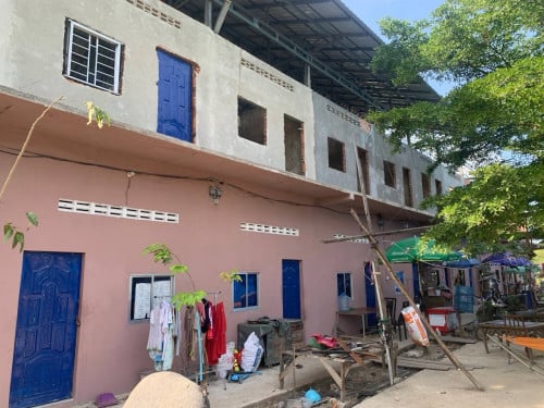 ដីលក់បន្ទាន់ ៖ ក្រុងតាខ្មៅ