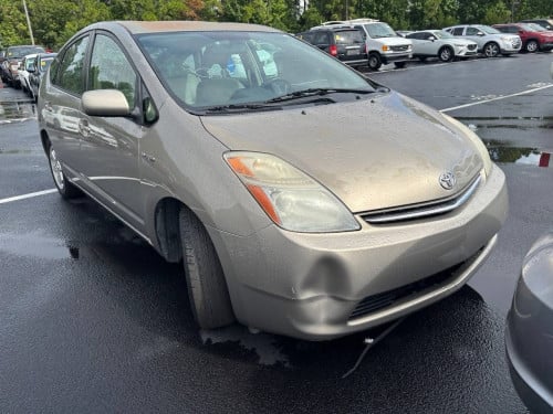 រថយន្តលក់សាង10700$មានឃ្មុំ រៀបជូនក៏បាន11700$ឡានមូលថ្មីបើកបរបាន