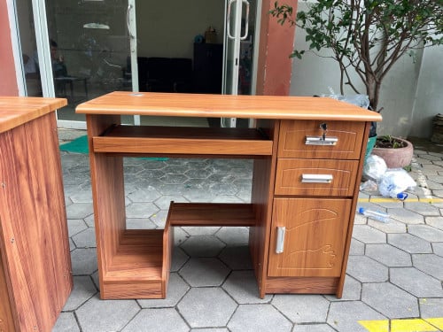 តុធ្វេីការ. មាន 5 ពណ៍បង