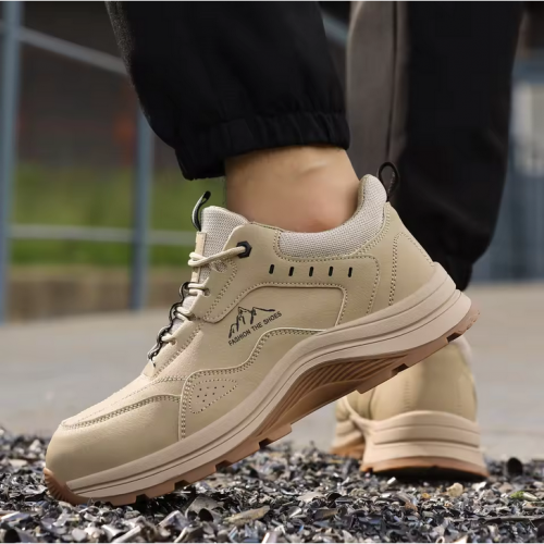 ស្បែកជើងសុវត្ថិភាពក្បាលដែកម៉ាក Guyisa (Safety Shoe With Metal Head and Metal Sole)