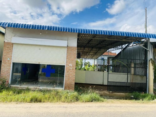 ផ្ទះនិងដីជួល តូបជួល សម្រាប់​លក់ដូរ លាងឡានម៉ូតូ Shop for rent