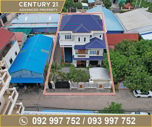 🏘 ផ្ទះវីឡា (Villa) នៅជិតផ្សារចំរើនផល ត្រូវការលក់បន្ទាន់ខ្លាំង ​