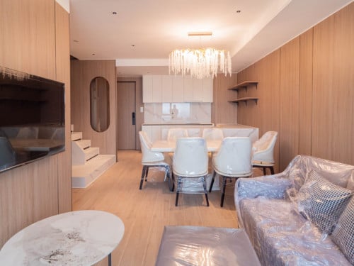 🏡Vue Aston 4-Bedroom Duplex for Rent