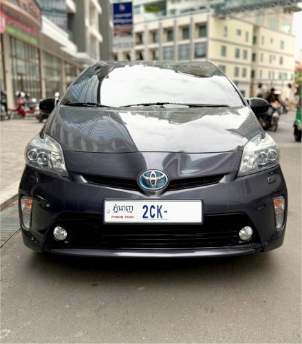 Prius 2012 option 5 ហ្សុីនមួយជុំ ព៍ណប្រផេះ