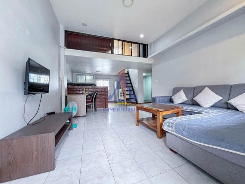 The duplex style 1 bedroom for rent in Daun Penh