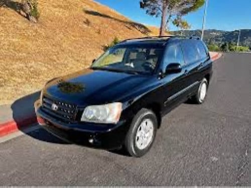 Toyota highlander 06 for rent full insurance