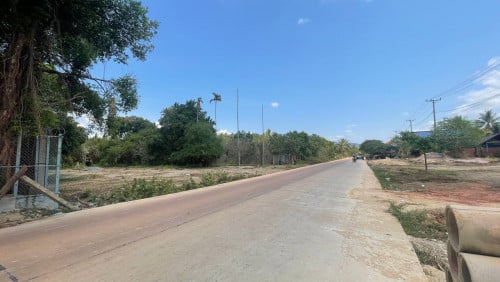 ដីលក់ក្រុងកំពតខាងក្រោយជាប់ព្រែកទឹកឈូ