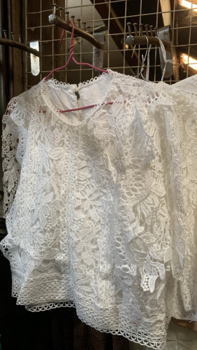 អាវពាក់ទៅវត្ត