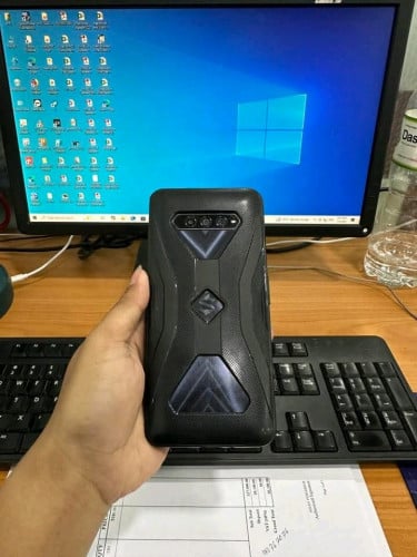 Black Shark 4 Ram 12 128G ស្ទើរតួសម្រាប់លេងហ្គេមធំៗល្អប្រើមិនទាក់ស្ងួត 5G ខ្លាំង