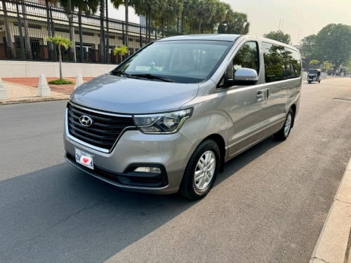 HYUNDAI H1 2019 full