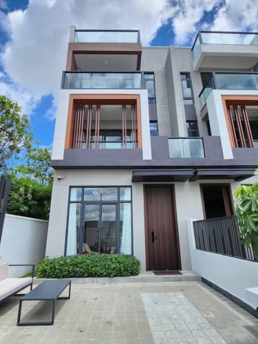 Luxury Villa for sale located in Sen Sok area, Foreigners can buy