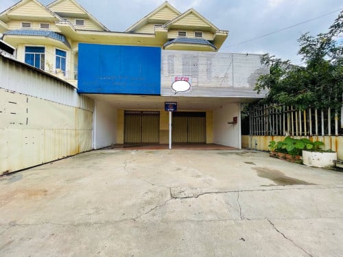 ផ្ទះសម្រាប់ជួល ផ្លុវ៣៧១