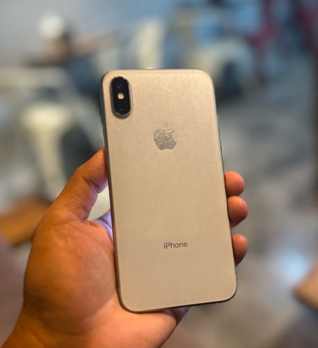 iPhone X 256g Zp តួស្អាត អេក្រង់ខ្មៅបន្តិចនៅខាងក្រោមដូចក្នុងរូប