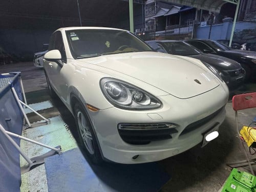 Porsche Cayenne S Hybrid 2012