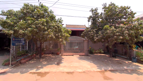 ផ្ទះ និងដីលក់ ទីតាំងល្អ ជាប់ផ្លូវធំ   នៅរាជធានីភ្នំពេញ អរិយក្សត្រ ស្វាយជ្រំ
