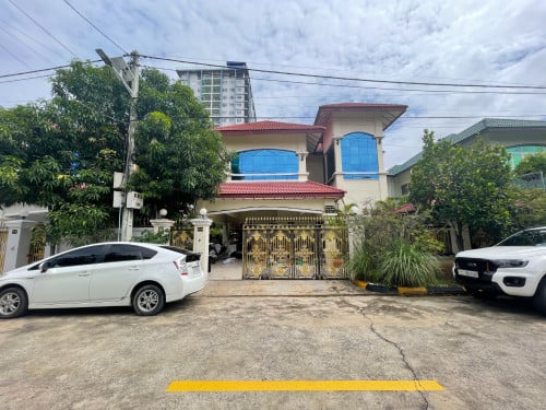 វីឡាទោល សម្រាប់លក់ !!  - ទីតាំង ៖ នៅបុរីវីឡា ទួលសង្កែ