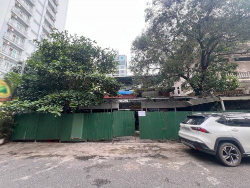 អតីតក្លឹបហាត់ប្រាណសម្រាប់ជួល នៅសង្កាត់បឹងកេងកងទី3 | Former gym for rent in Sangkat BKK 3