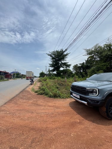 មានដីនៅផ្លូវ51 កែង​ អាចបេីកការ៉ាសាំងបាន