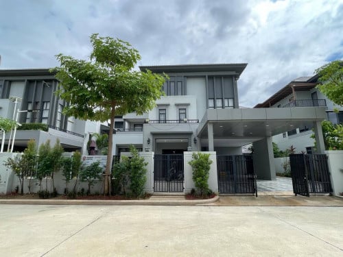 វីឡាឃ្វីន សម្រាប់លក់ / Queen Villa for sale (in Borey Chip Mong 50m)