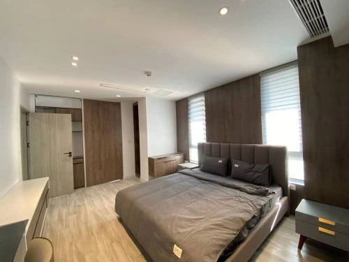 🏠Luxurious 4-Bed Bkk1, 4-Bath Penthouse Duplex for rent !!