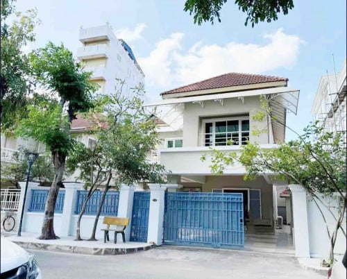 វីឡាជួលនៅក្នុងបុរីសាន់វ៉េ ខណ្ឌទួលគោក | Villa for Rent in Borey Sunway Khan Toul Kork