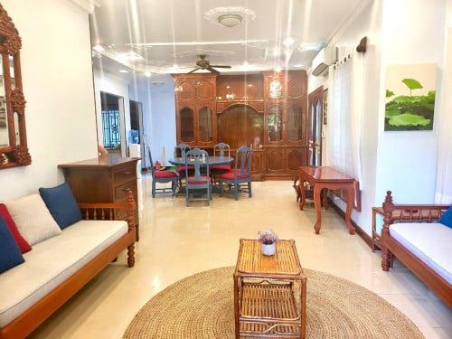 ផ្ទះវីឡាមានអាងហែលទឹកសម្រាប់ជួល | Villa with swimming pool for rent