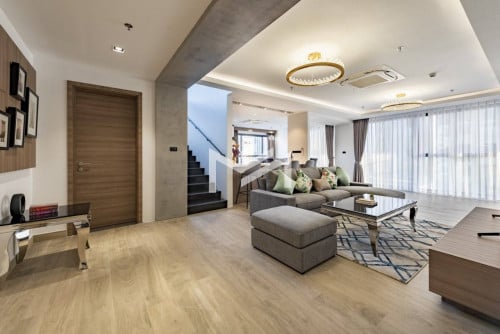 Duplex 5 Bedrooms For Rent in Beoung Keng Kang1 Heart of The City