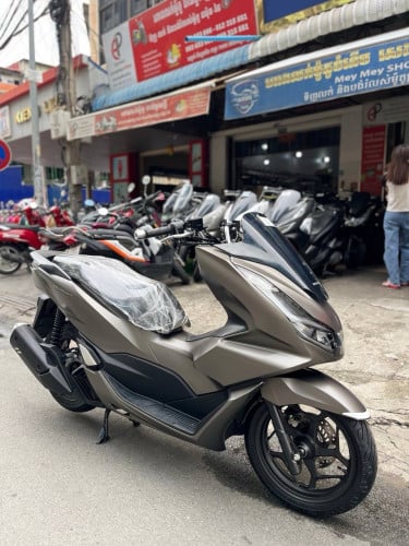 Honda PCX 2023 125c ជប៉ុន