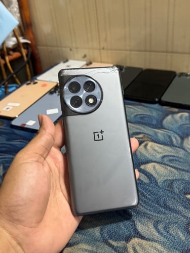 One plus Ace 2 Pro Ram16/512G សំណុំសុីន​ បែកខ្នងដូចរូប​ 235$