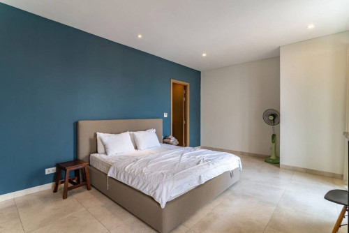 Spacious 2 Bedrooms For Rent In Tonle Bassac  At Embassy Residence