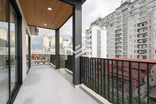 Spacious 3 Bedrooms For Rent in Tonle Bassac Area