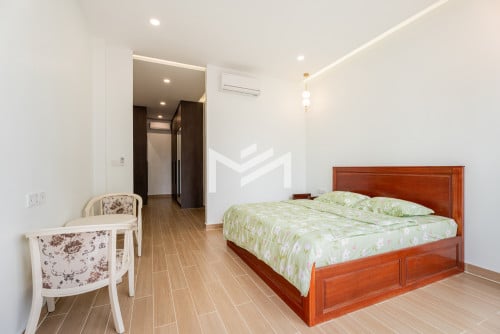 Spacious 3 Bedrooms For Rent in Tonle Bassac Area