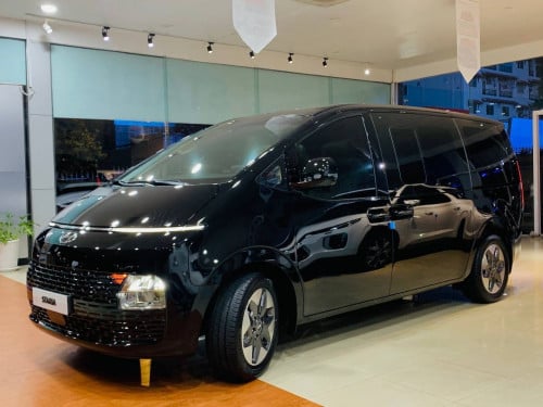 Staria 11 កៅអី