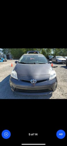 Toyota Prius 2013 អត់ច្រេសឃ្មុំស៊ីន ជិតបើកទូ