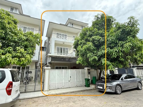 Twin Villa 4 Bedrooms for RENT near Northbridge International School Cambodia (NISC)